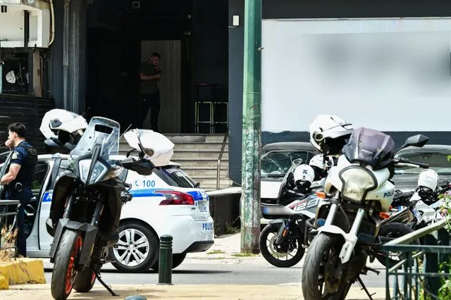 Καλλιθέα: Με UZI πυροβόλησε ο δράστης την εργαζόμενη σε μπαρ