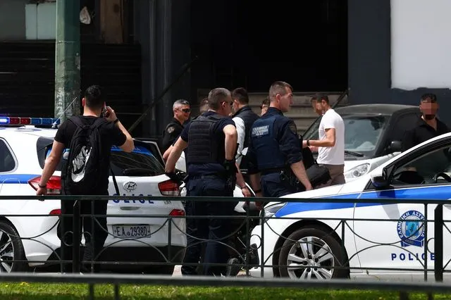 Καλλιθέα: Πυροβολισμοί σε μπαρ με μία γυναίκα τραυματία