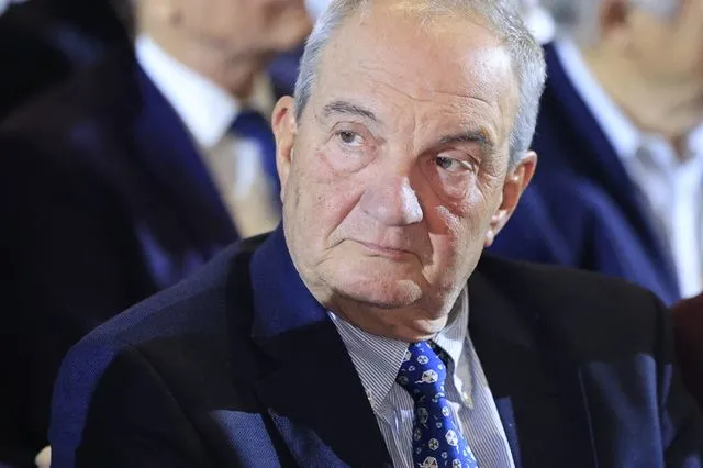 Η εύγλωττη σιωπή του Καραμανλή για το συνέδριο της ΝΔ