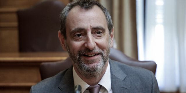 Χάρης Καρώνης