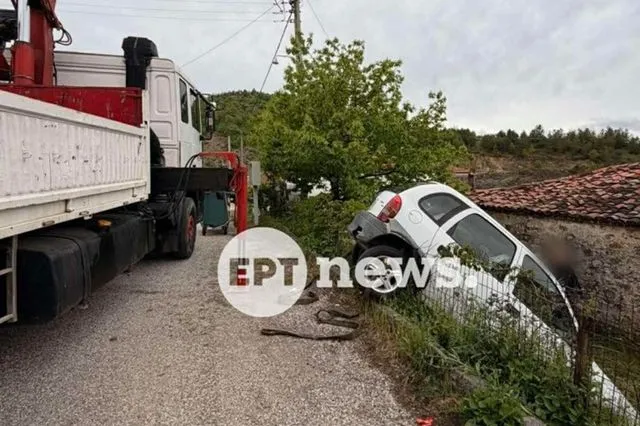 Καστοριά: Αυτοκίνητο “προσγειώθηκε” σε αυλή σπιτιού