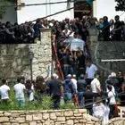 Κρήτη: Οργή στην κηδεία του 20χρονου – “Ήρθατε τώρα που τον σκότωσαν”