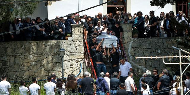 Κρήτη: Οργή στην κηδεία του 20χρονου – “Ήρθατε τώρα που τον σκότωσαν”