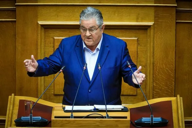 Ο Δημήτρης Κουτσούμπας στη Βουλή