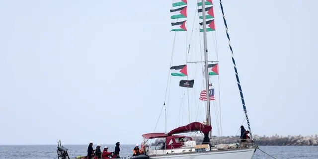 Global Sumud Flotilla: Καταγγελίες για βίαιη μεταχείριση των ακτιβιστών – “Μας σημάδεψαν με όπλα”