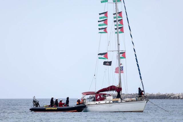 Global Sumud Flotilla: Καταγγελίες για βίαιη μεταχείριση των ακτιβιστών – “Μας σημάδεψαν με όπλα”