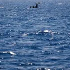 Μετανάστες στη θάλασσα, έξω από τη Λαμπεντούζα