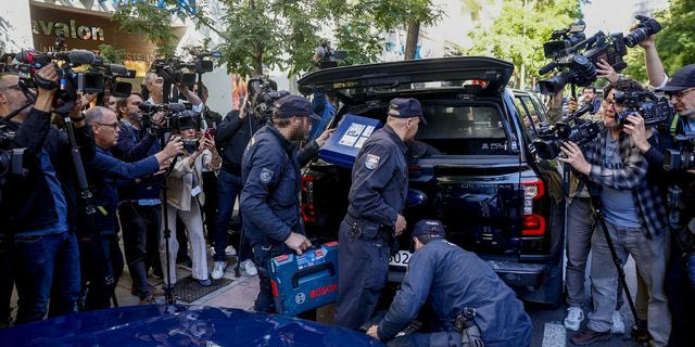 Διαμάντια και πολυτελή ρολόγια στο χρηματοκιβώτιο του Θαπατέρο που ερευνάται για διαφθορά