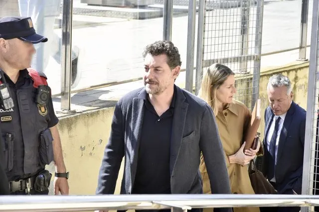 Mango: Η εγγύηση-μαμούθ του γιου, οι 3 όροι και οι σκιές στον θάνατο του ιδρυτή