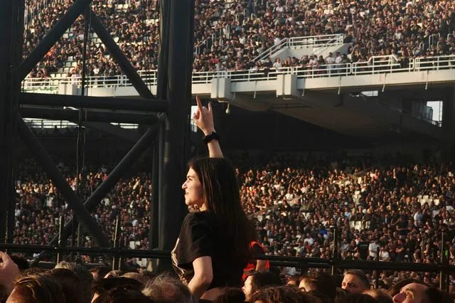 Το… μετρό των Εξαρχείων στη συναυλία των Metallica