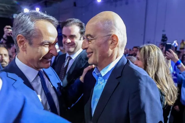 Εσωκομματικός “ακήρυχτος πόλεμος” στη ΝΔ