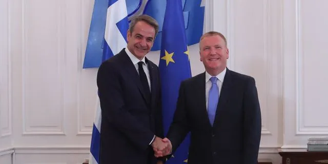 Επίτροπος ΕΕ σε Μητσοτάκη: Σημαντική πρόοδος στο Κράτος Δικαίου στην Ελλάδα