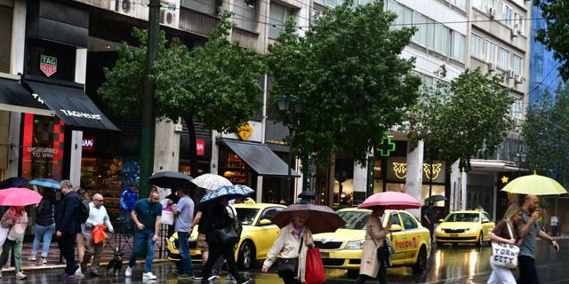 Καιρός: Μίνι επιδείνωση με πτώση θερμοκρασίας και βροχές – Μπόρες και στην Αττική