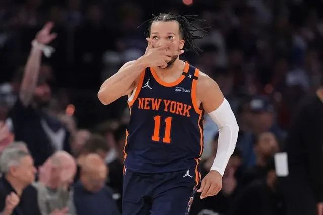 NBA: Ο Μπράνσον έβαλε 30 πόντους και οι Νικς απέχουν μία νίκη από τη σκούπα και τους τελικούς