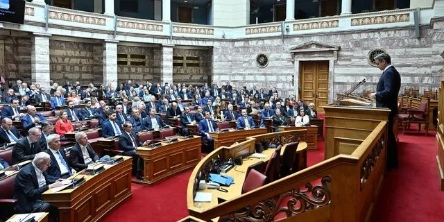 Mitsotakis to ND MPs: Say no to miserable introversion