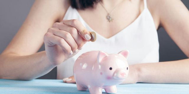 Spend less, live more: Πώς η γενιά των millennials ξαναέμαθε να διαχειρίζεται τα χρήματά της