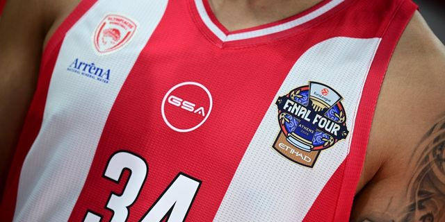 Ολυμπιακός: Το λογότυπο του Final Four στη φανέλα των ερυθρολεύκων