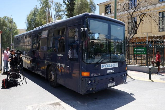 ΟΠΕΚΕΠΕ: Πάνω από 4 ώρες καταθέτουν οι συλληφθέντες στην Ευρωπαϊκή Εισαγγελία