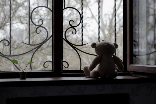 Νέο περιστατικό ανηλίκων που ζούσαν σε “τρώγλη” στους Αγίους Αναργύρους