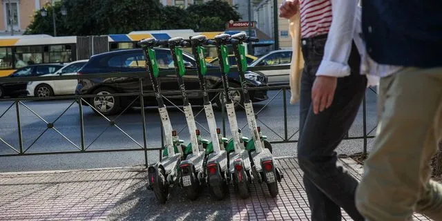 Οι νέοι κανόνες για τα πατίνια στην Αθήνα