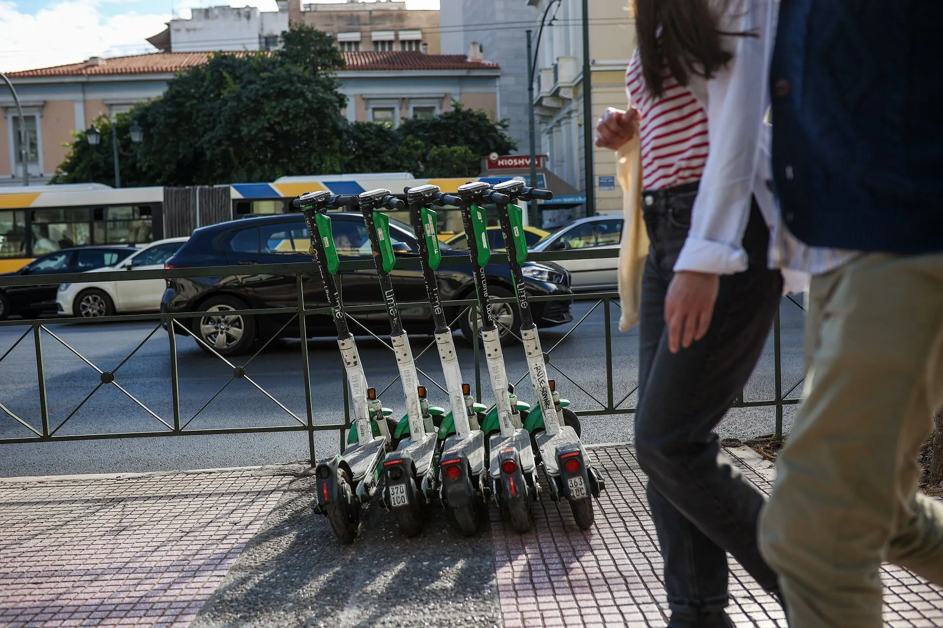 Οι νέοι κανόνες για τα πατίνια στην Αθήνα