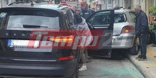 Πάτρα: SUV έπεσε πάνω σε σταθμευμένο αυτοκίνητο και χτύπησε πεζή