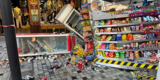 Θεσσαλονίκη: Φορτηγό έπεσε πάνω σε περίπτερο στον πεζόδρομο της Αγίας Σοφίας