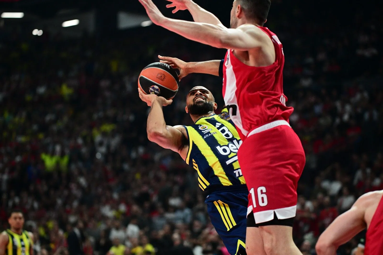 Euroleague: Το Final 4 λεπτό προς λεπτό – 48-36 το σκορ, αδρεναλίνη στο T-Center