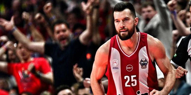 Ολυμπιακός: Οπαδοί των ερυθρολεύκων πήγαν στο σπίτι του Πίτερς και του ζήτησαν να μείνει