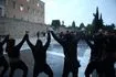 Σύνταγμα: Ο χορός των Ποντίων υπό σφοδρή βροχή – Κορυφώθηκαν οι εκδηλώσεις μνήμης