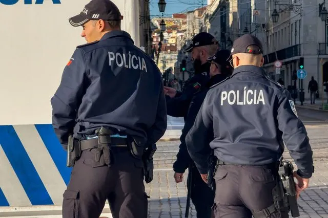 Πορτογαλία: Στη φυλακή η μητέρα που εγκατέλειψε τα δύο παιδιά της στον δρόμο