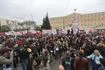 Πρωτομαγιά: Πλήθος διαδηλωτών στο κέντρο παρά την κακοκαιρία