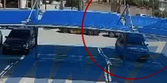 Η στιγμή της σύγκρουσης στο τροχαίο στη Ρόδο