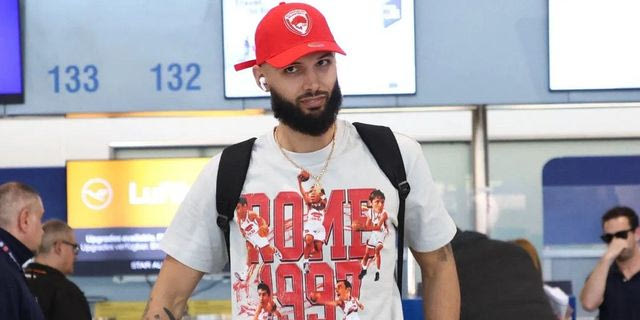 Το επικό t-shirt του Εβάν Φουρνιέ με σφραγίδα… “Ρώμης 1997”