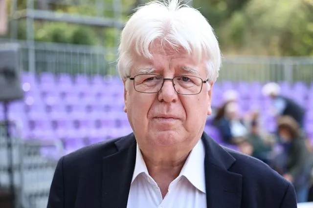 ΣΙΑΚΑΝΤΑΡΗΣ ΓΙΩΡΓΟΣ