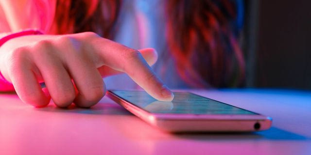 Τα social media γεμίζουν επικίνδυνες συμβουλές για τις γυναίκες