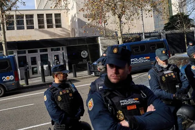 Ισπανία: Έφοδος της αστυνομίας στην έδρα του Σοσιαλιστικού Κόμματος