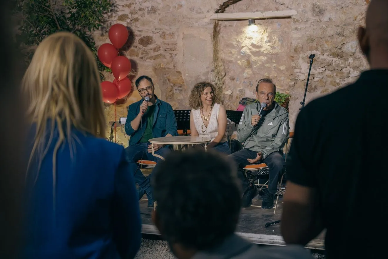 Το “Σύννεφα Μπαλόνια” κυκλοφόρησε σε βινύλιο και η παρουσίασή του ένωσε φίλους και τραγούδια