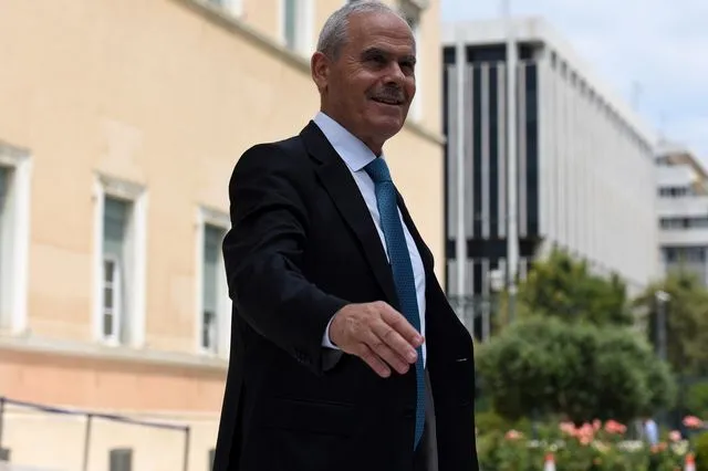 Ο πολιτικός κόσμος αποχαιρετά τον Νίκο Ταγαρά