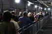 Πανζουρλισμός στο T-Center: Δεν χωράνε στους διαδρόμους οι δημοσιογράφοι