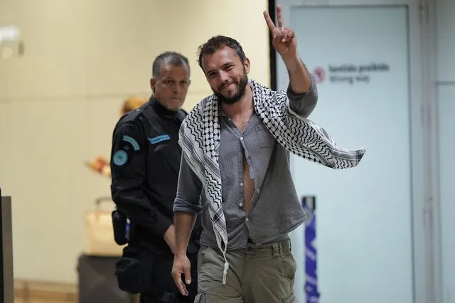 Ο ακτιβιστής Thiago Avila