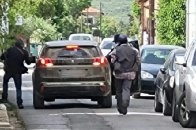 Ληστεία στην Κάτω Τιθορέα: Βρέθηκε άθικτο το αυτοκίνητο διαφυγής των δραστών