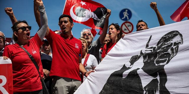 Υποστηρικτές του Οζέλ στην Σμύρνη