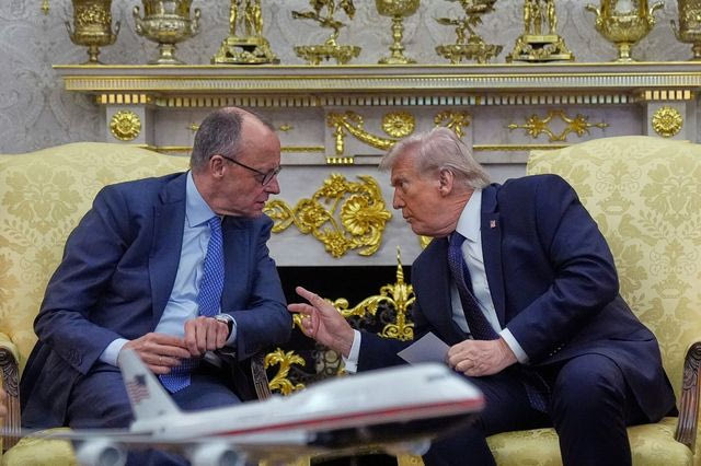 Μερτς – Τραμπ: “Καλή τηλεφωνική επικοινωνία” για Ιράν, Ουκρανία και ΝΑΤΟ