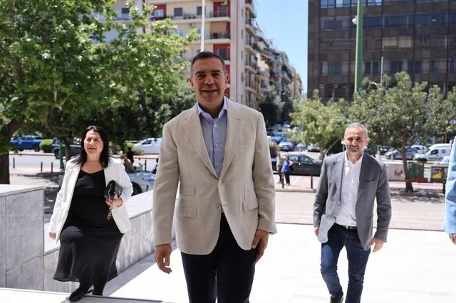 Στον Άρειο Πάγο ο Αλέξης Τσίπρας – Καταθέτει την ιδρυτική διακήρυξη της ΕΛ.Α.Σ.