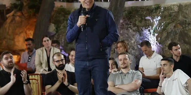 Ο Τσίπρας πρέπει να αντισταθεί στον εαυτό του