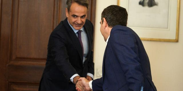 Γιατί η ΝΔ προηγείται ενώ όλοι βρίζουν;