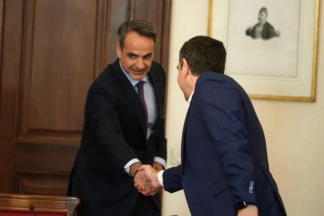 Γιατί η ΝΔ προηγείται ενώ όλοι βρίζουν;