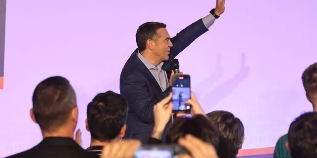 Αλέξης Τσίπρας: Αντίστροφη μέτρηση για το κόμμα – Η ανάρτησή του