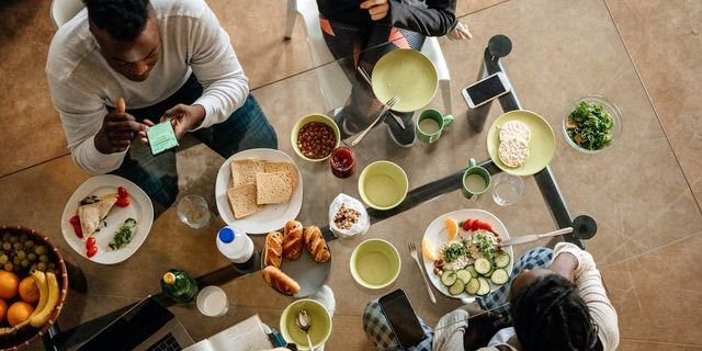 Η Γαλλία δείχνει τον δρόμο: Προσφέρει γεύματα με 1 ευρώ για όλους τους φοιτητές